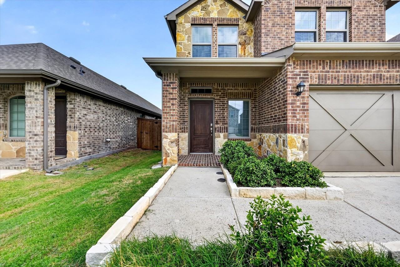 340 Willowmore Dr - Photo 4 of 33