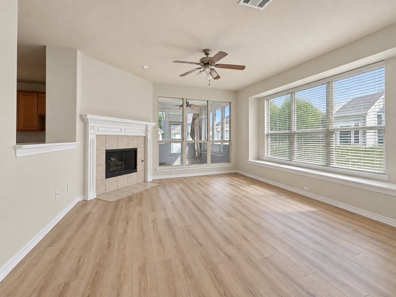 1911 Plantation Pkwy - Photo 6 of 28