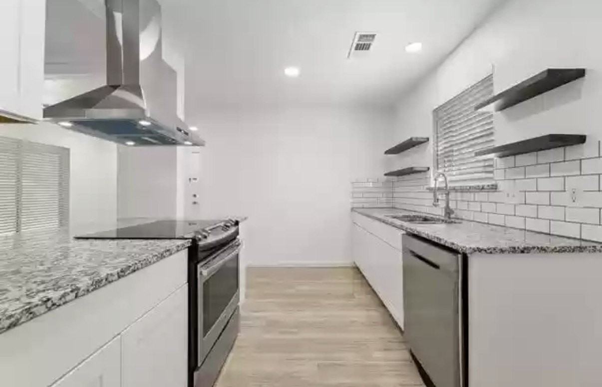 600 Tanglewood Dr S - Photo 4 of 15