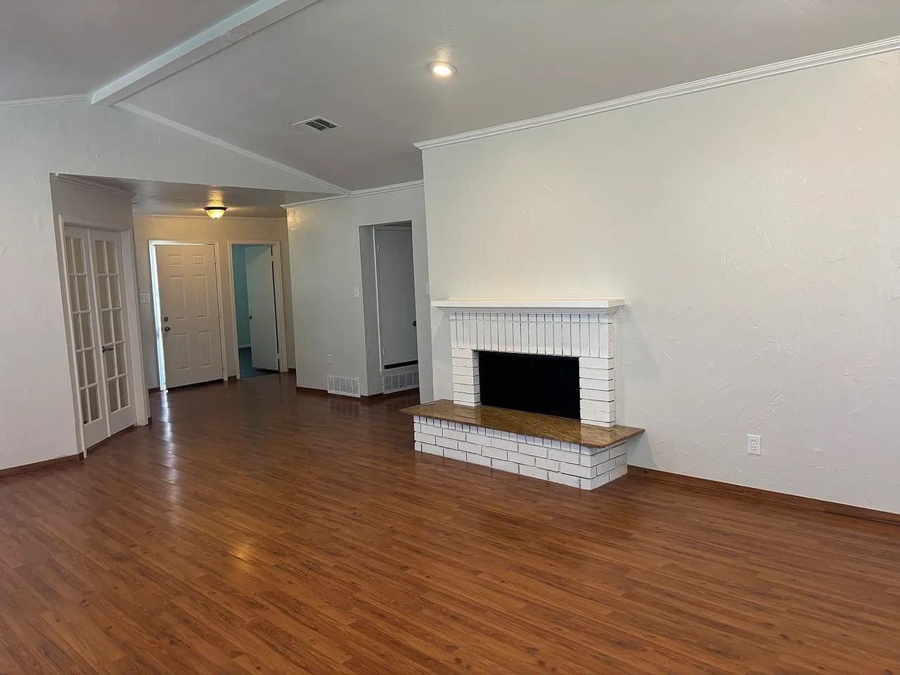 4184 Driscoll Dr - Photo 2 of 5