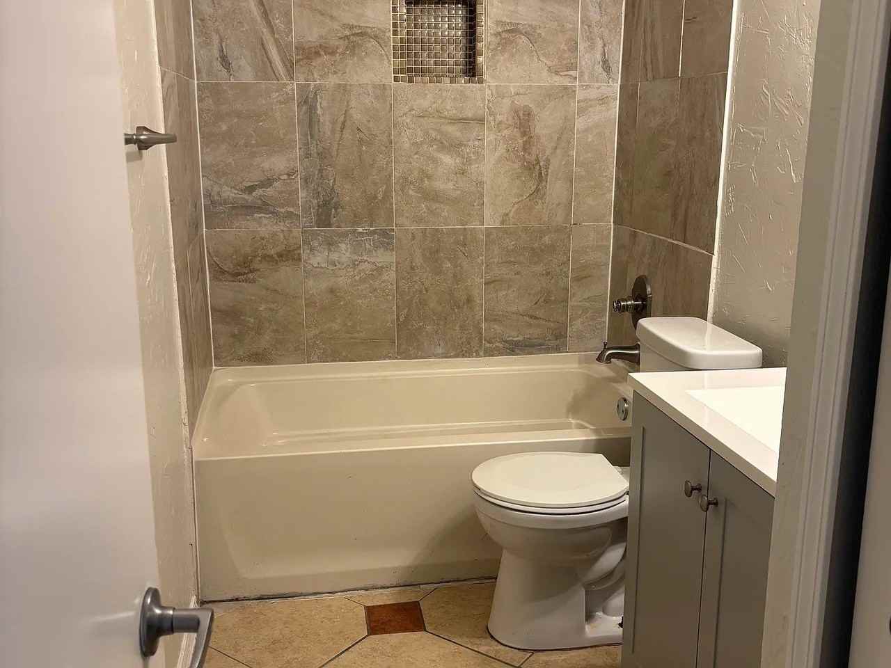 4184 Driscoll Dr - Photo 3 of 5
