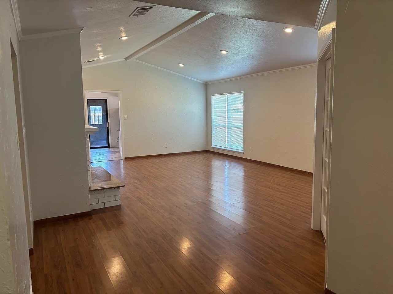 4184 Driscoll Dr - Photo 5 of 5