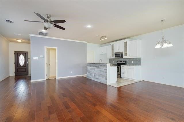 313 Austin Ave - Photo 3 of 23