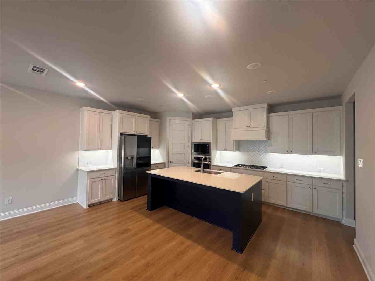 1918 Mcclane Dr - Photo 6 of 27