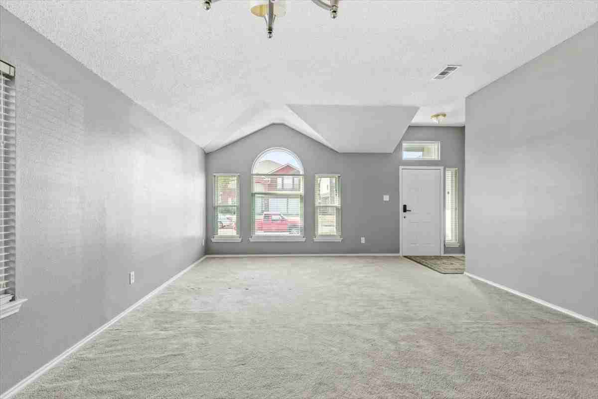 9061 Blue Ridge Trl - Photo 7 of 34