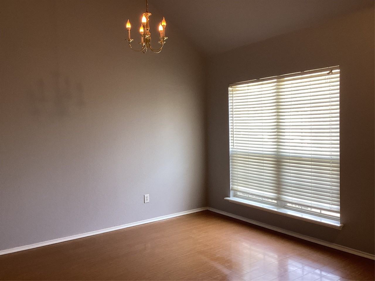 5012 Raymond Dr - Photo 2 of 22