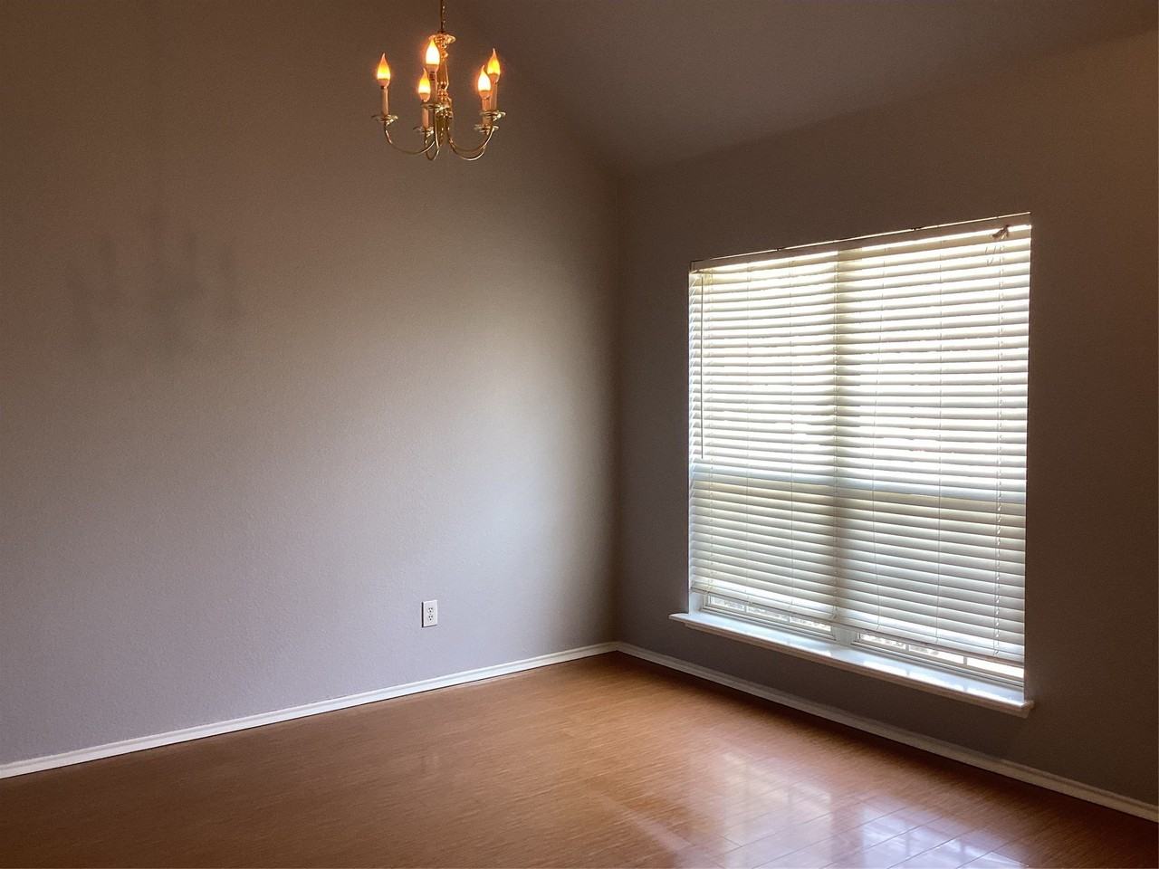 5012 Raymond Dr - Photo 3 of 22