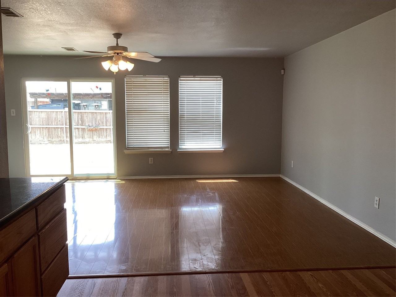 5012 Raymond Dr - Photo 5 of 22