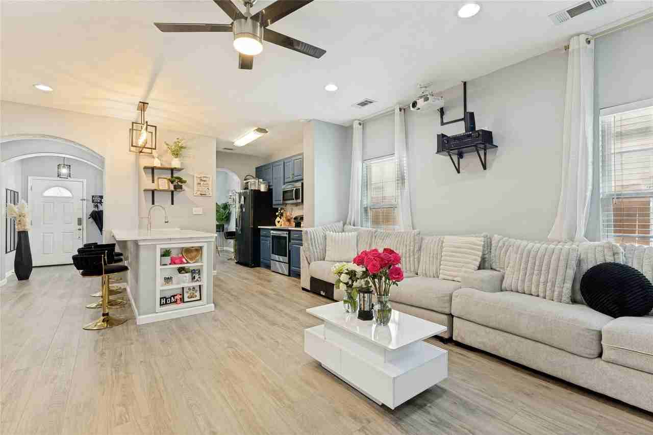 3616 Eagle Nest St - Photo 3 of 12
