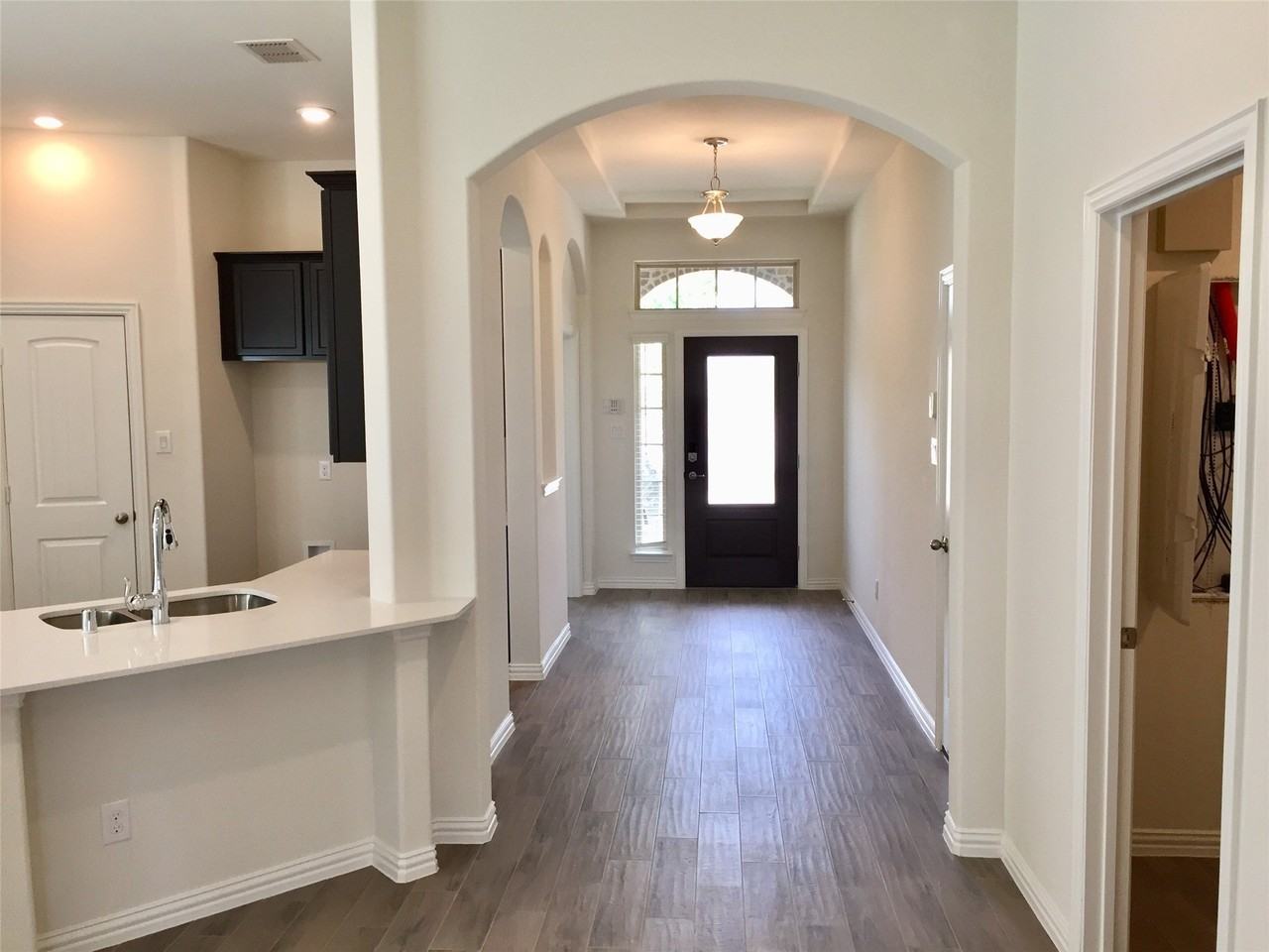 2734 Salt Creek Way - Photo 2 of 18