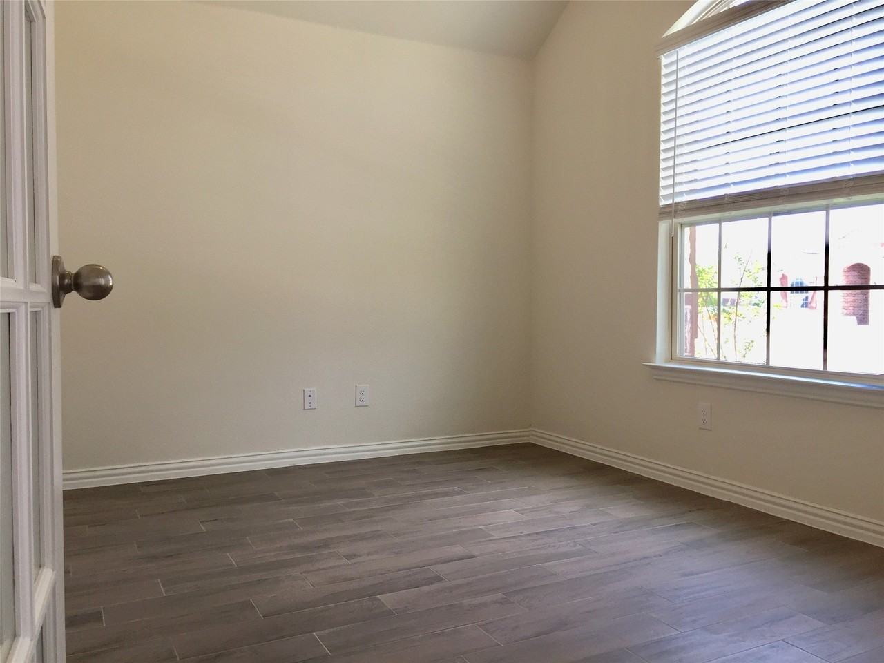 2734 Salt Creek Way - Photo 3 of 18