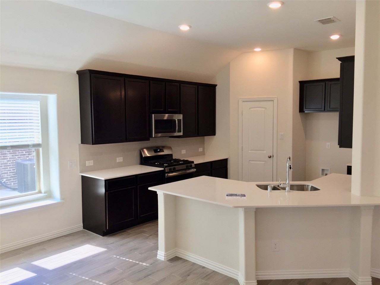 2734 Salt Creek Way - Photo 5 of 18