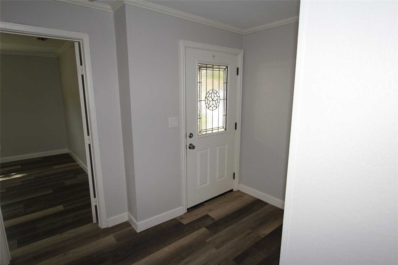 1103 Bryant St - Photo 3 of 31