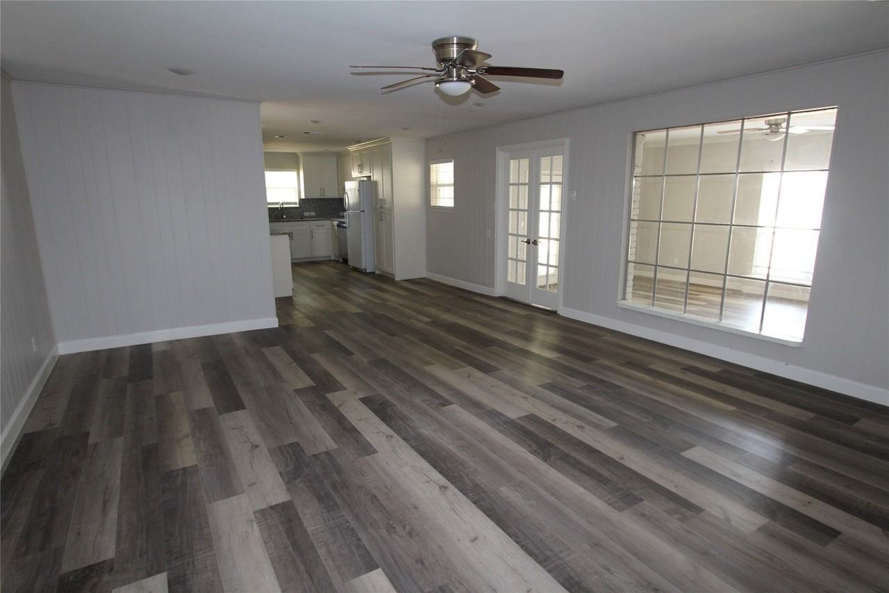 1103 Bryant St - Photo 4 of 31