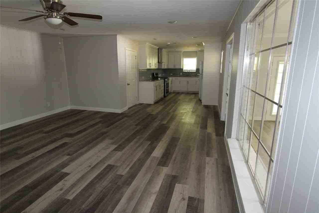 1103 Bryant St - Photo 6 of 31