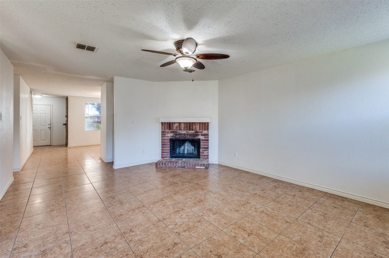 8402 Olivia Meadow Dr - Photo 3 of 22