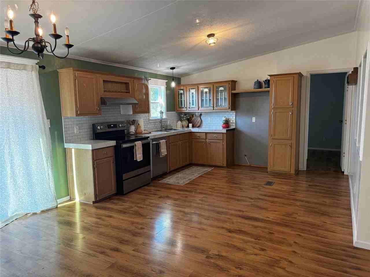 202 Tumbleweed Dr - Photo 3 of 18