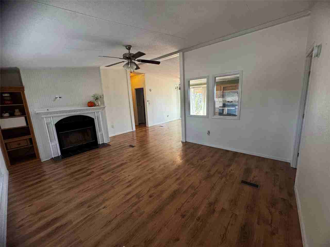 202 Tumbleweed Dr - Photo 4 of 18