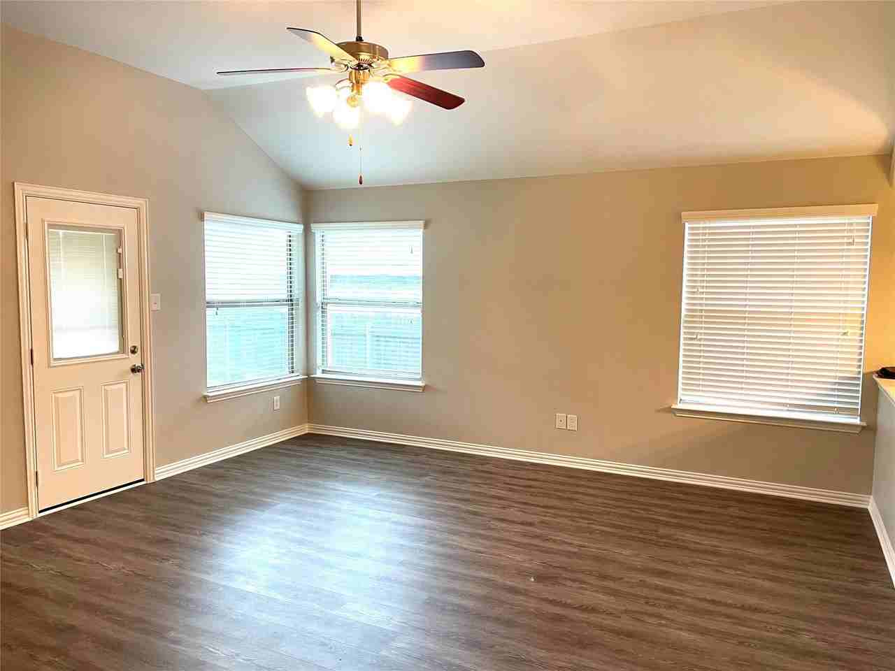 3964 Long Hollow Rd - Photo 4 of 15