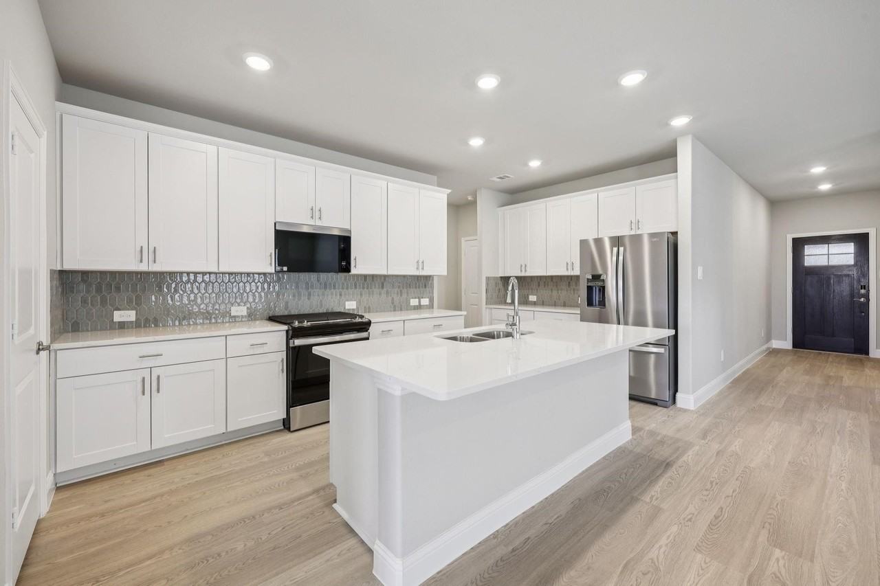 519 Midnight Oak Dr - Photo 2 of 38