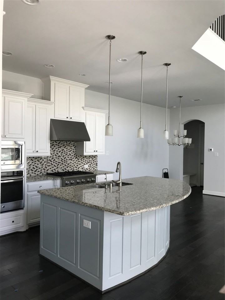 6321 Smithwick Dr - Photo 5 of 25