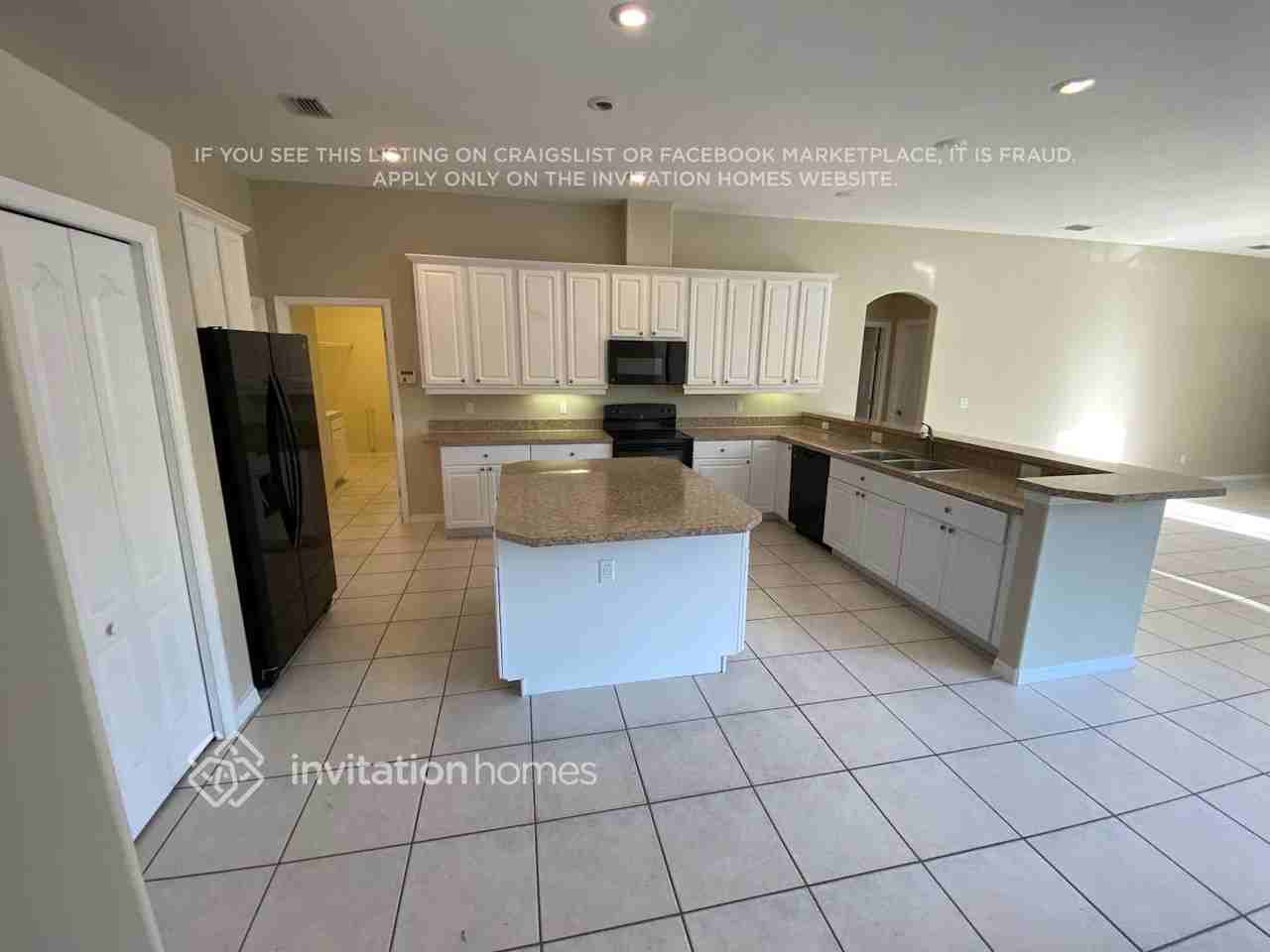 4924 Corfu Dr - Photo 5 of 15