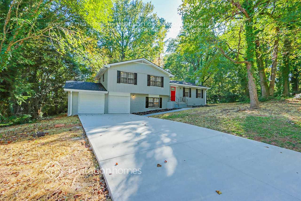 5779 Simone Dr - Photo 3 of 27