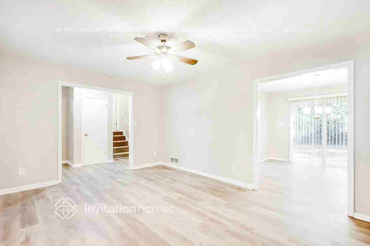 5779 Simone Dr - Photo 5 of 27