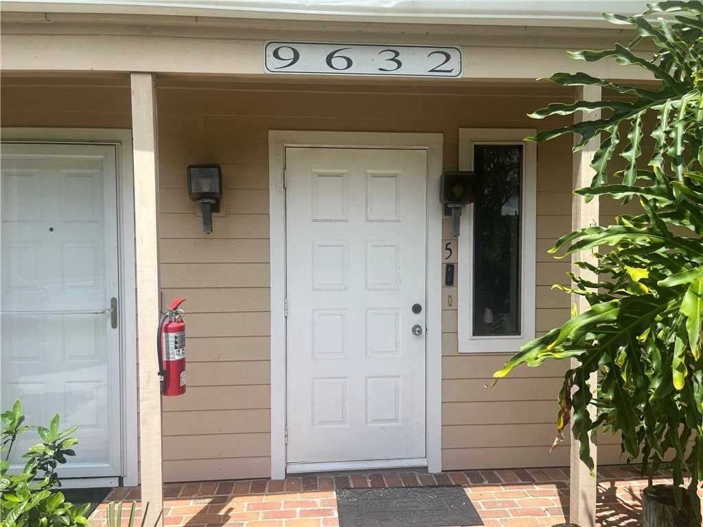 9632 Riverside Dr #5 - Photo 2 of 19