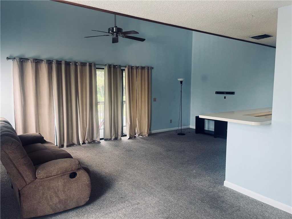 9632 Riverside Dr #5 - Photo 4 of 19