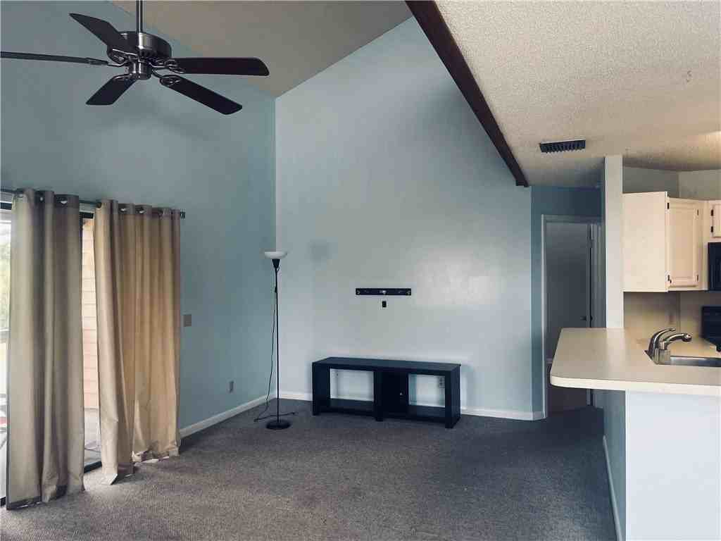 9632 Riverside Dr #5 - Photo 5 of 19