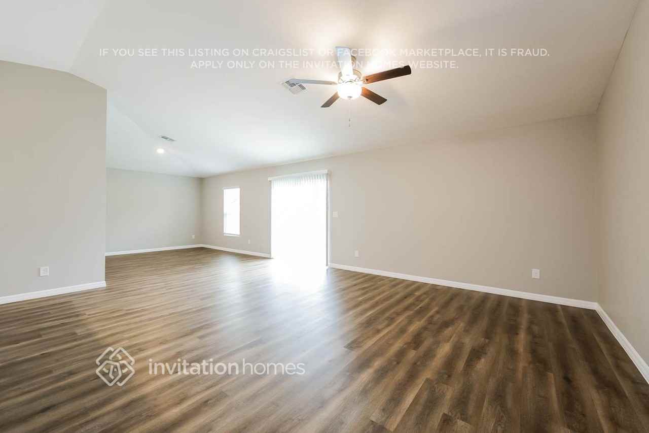 360 Adair St - Photo 5 of 17