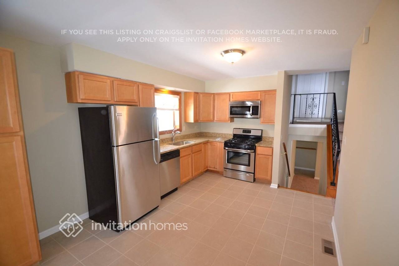 26W257 Harrison Ave - Photo 2 of 4