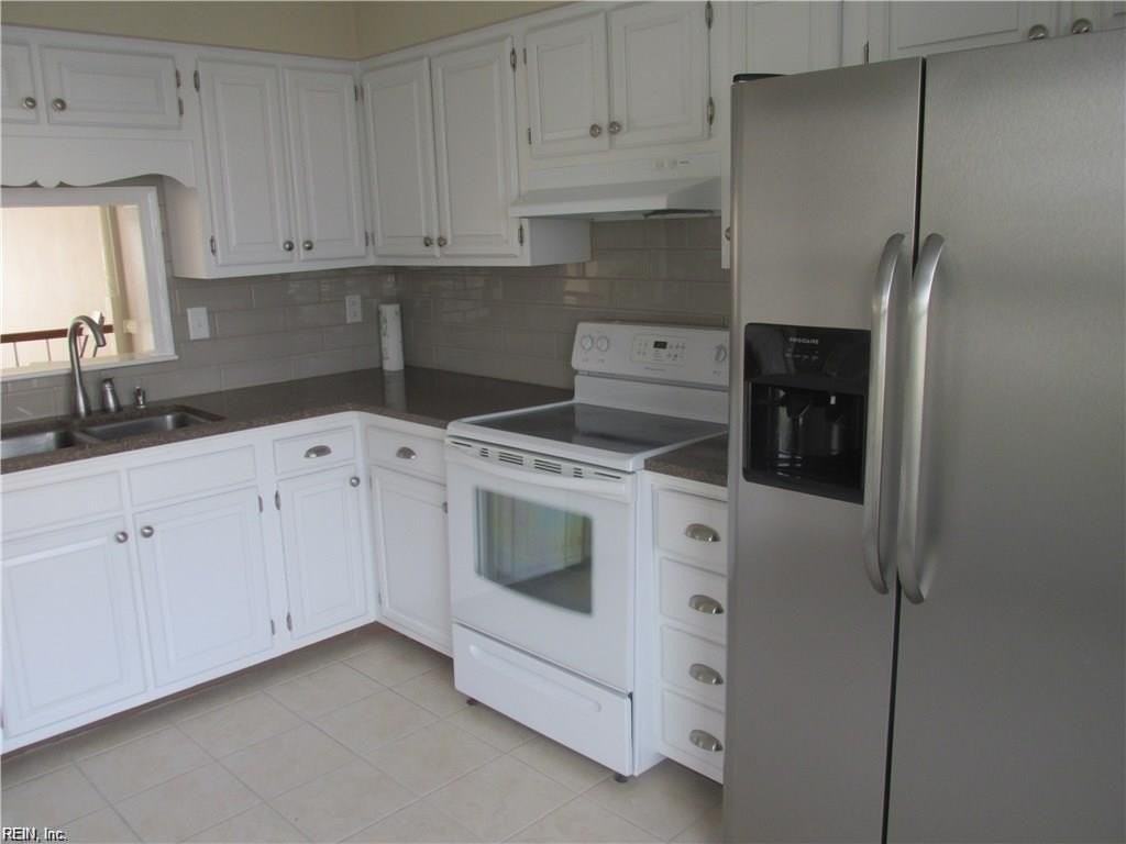 4701 Woods Edge Rd - Photo 3 of 11