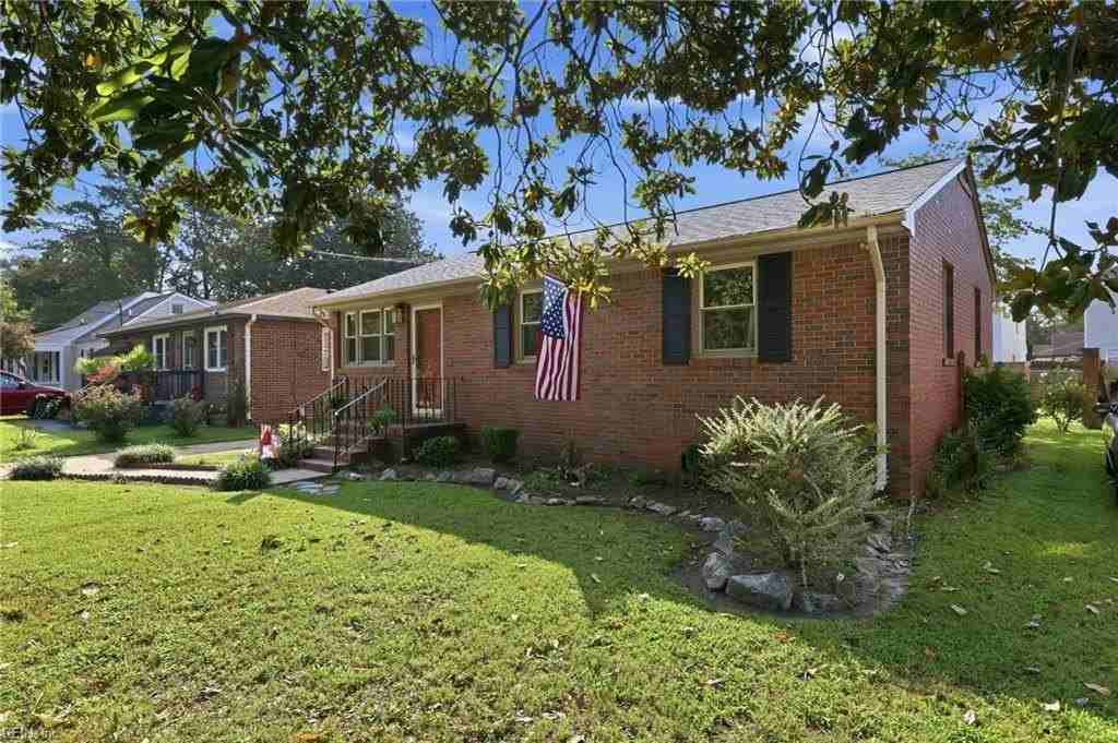727 Osborn Ave - Photo 2 of 32