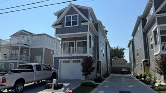 712 14th St #B - Photo 1 of 1