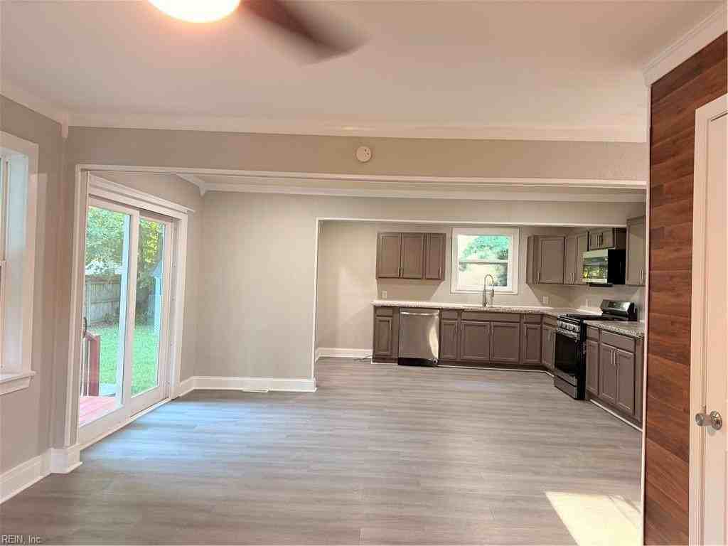1012 Jewell Ave - Photo 2 of 12