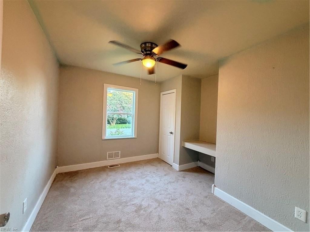 1012 Jewell Ave - Photo 4 of 12