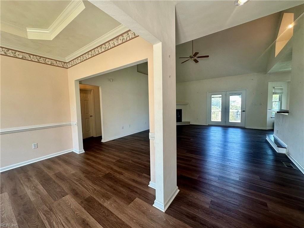 905 Laconia Ct - Photo 3 of 26