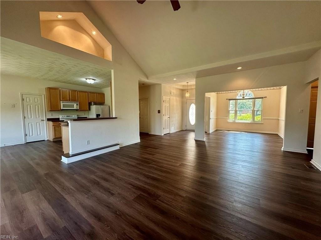 905 Laconia Ct - Photo 5 of 26
