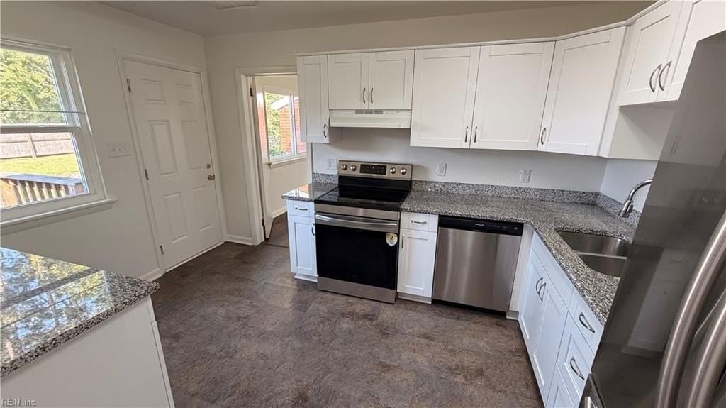 333 Lynn Shores Dr - Photo 4 of 30