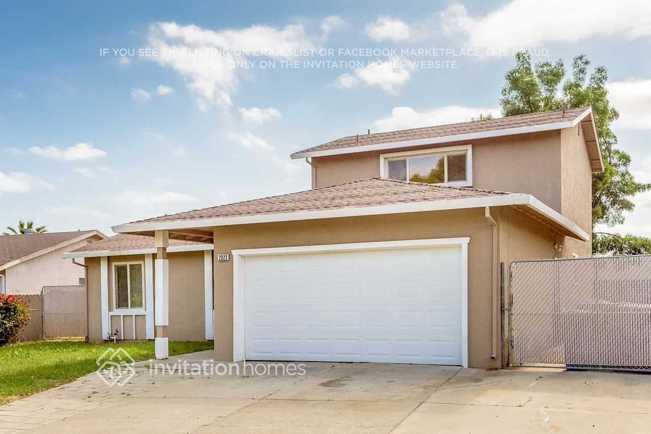 2823 Seville Cir - Photo 2 of 19
