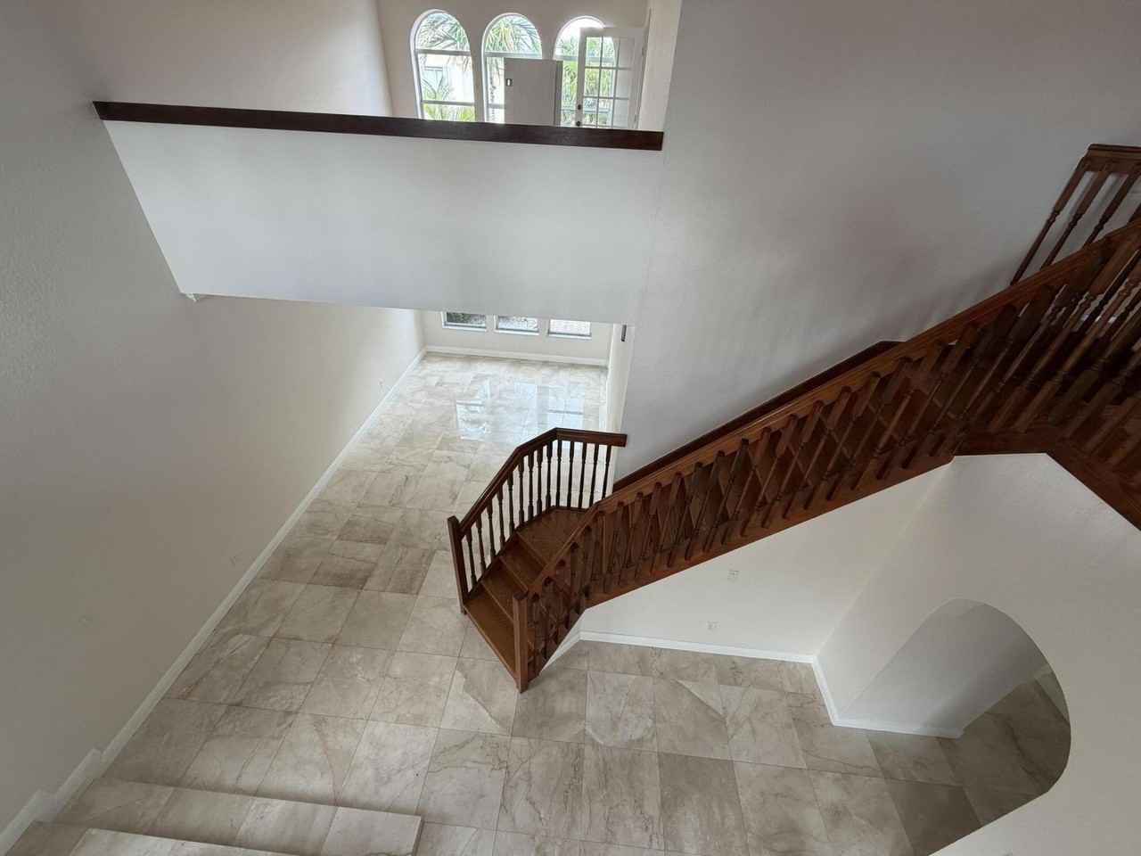 10747 Nw 70th Ter - Photo 4 of 12