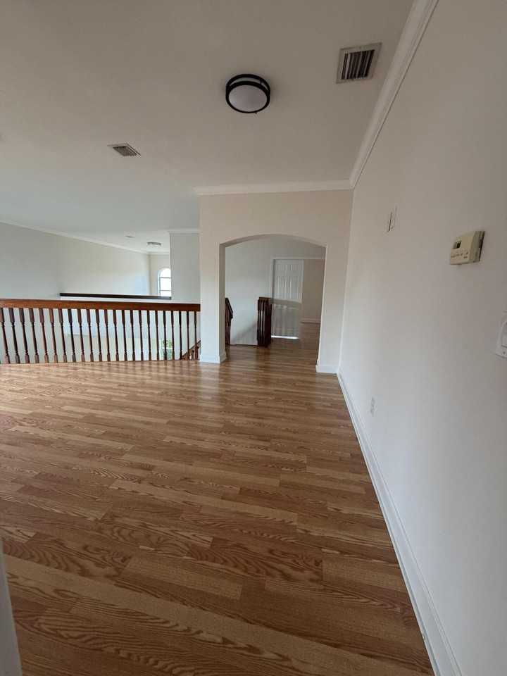 10747 Nw 70th Ter - Photo 5 of 12