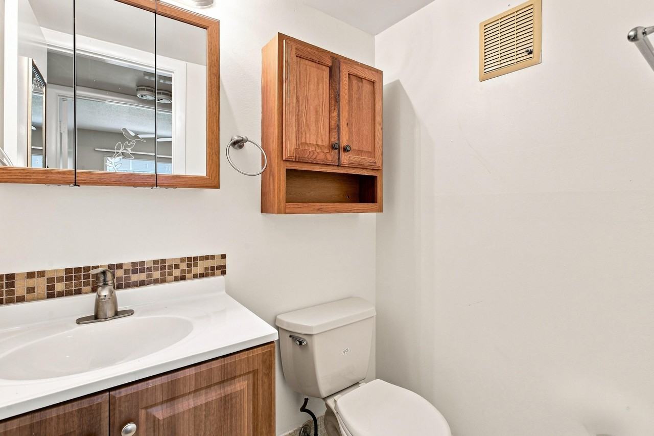 54 Newport Ct #C - Photo 7 of 27
