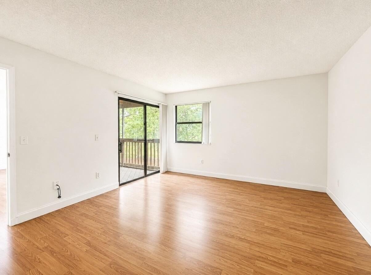 206 Lakeview Dr E - Photo 7 of 16