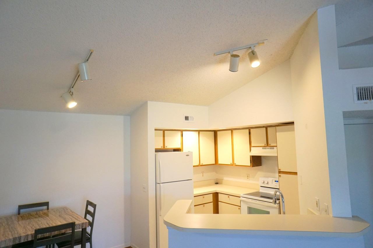 12620 Vista Isles Dr #1025 - Photo 5 of 35
