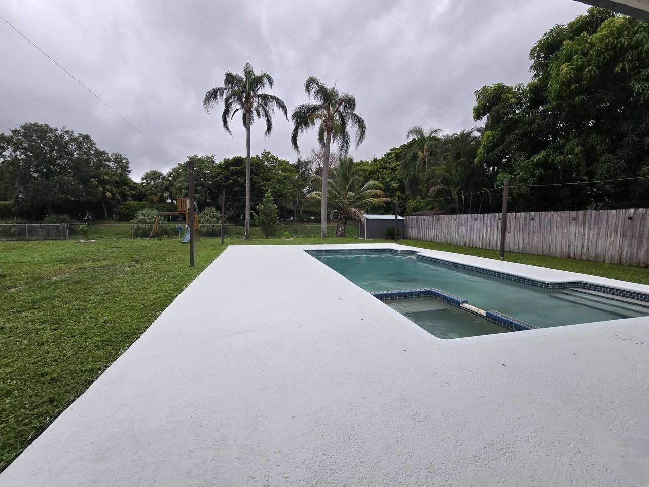 840 Nw 48th Ave - Photo 3 of 26