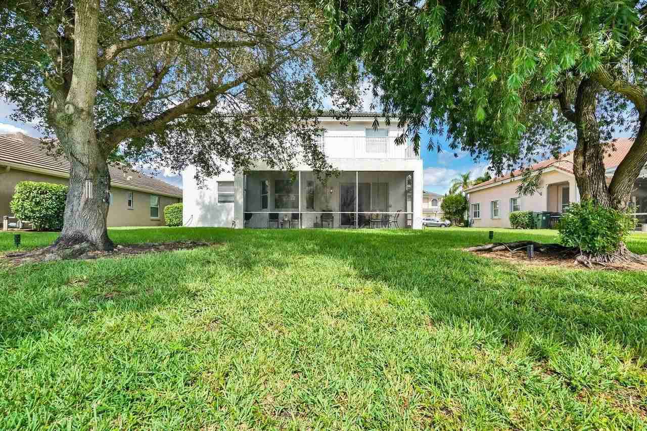 1720 Corsica Dr - Photo 2 of 8