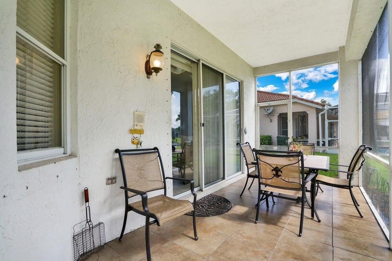 1720 Corsica Dr - Photo 4 of 8